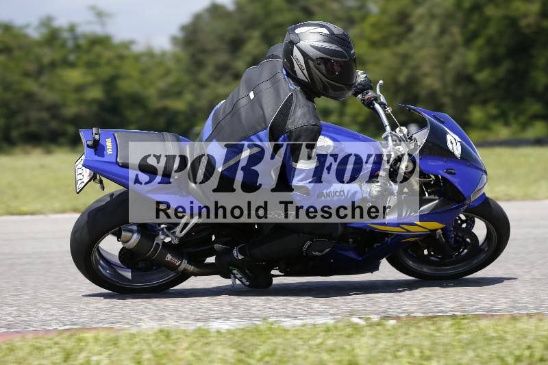 /Archiv-2024/29 12.06.2024 MOTO.CH Track Day ADR/Gruppe blau/20